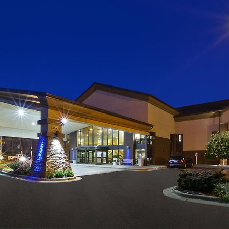 Holiday Inn Express Detroit-Warren/General Motors Technology Center By Ihg Εξωτερικό φωτογραφία