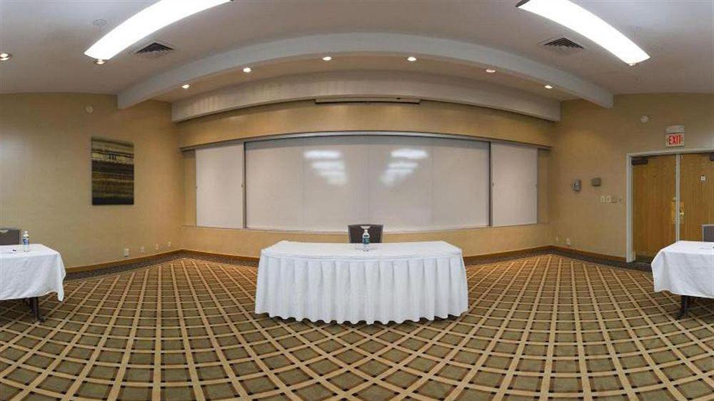 Holiday Inn Express Detroit-Warren/General Motors Technology Center By Ihg Εξωτερικό φωτογραφία