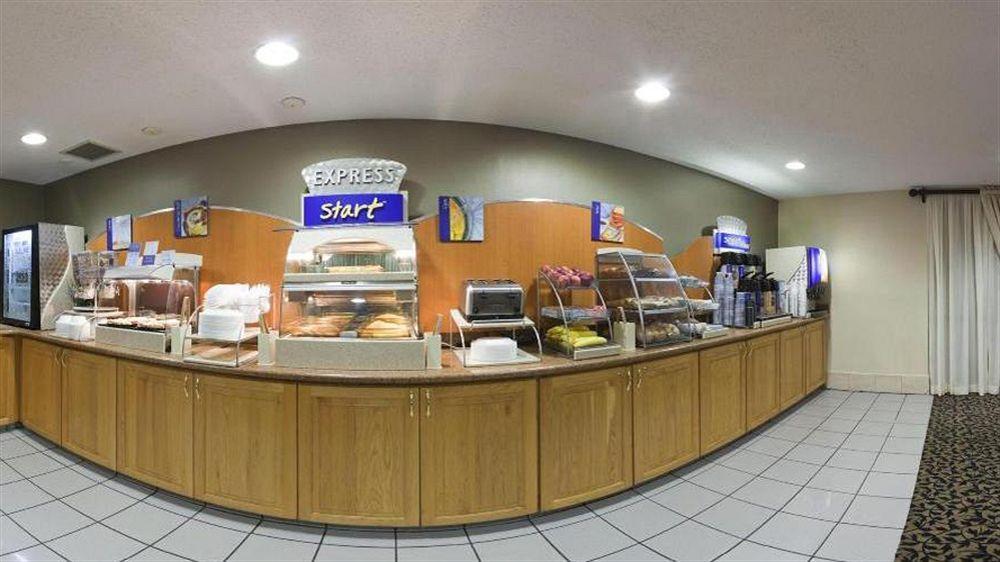 Holiday Inn Express Detroit-Warren/General Motors Technology Center By Ihg Εξωτερικό φωτογραφία