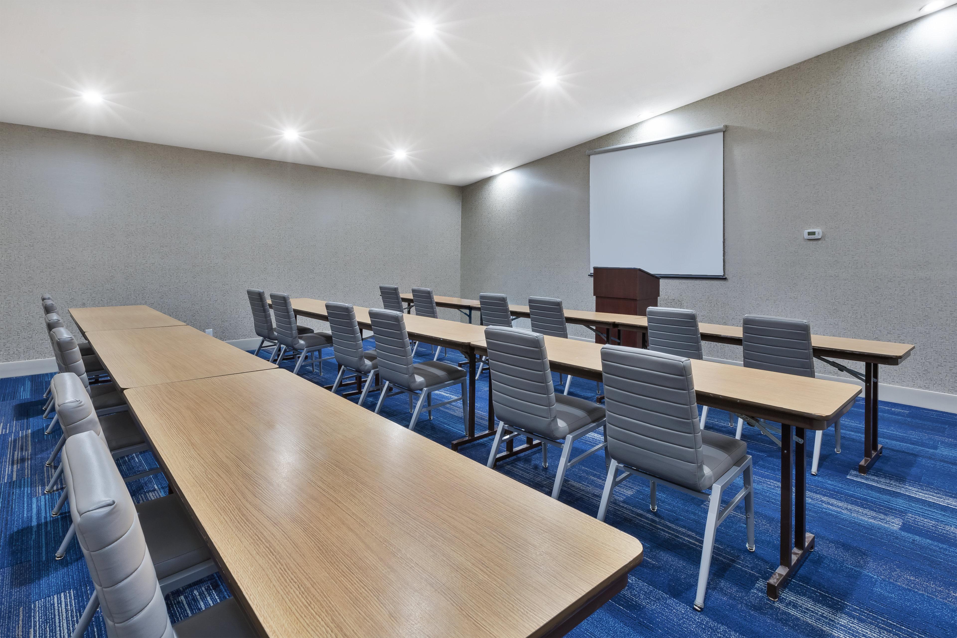 Holiday Inn Express Detroit-Warren/General Motors Technology Center By Ihg Εξωτερικό φωτογραφία