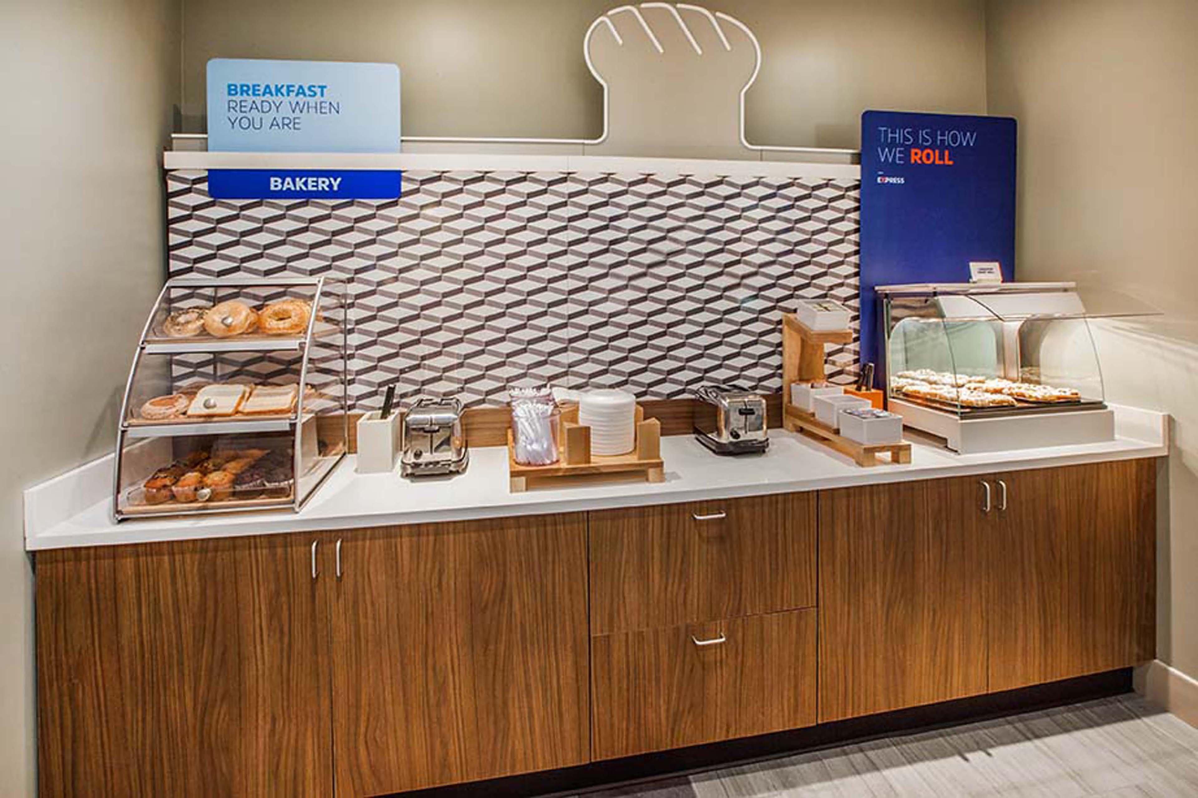 Holiday Inn Express Detroit-Warren/General Motors Technology Center By Ihg Εξωτερικό φωτογραφία