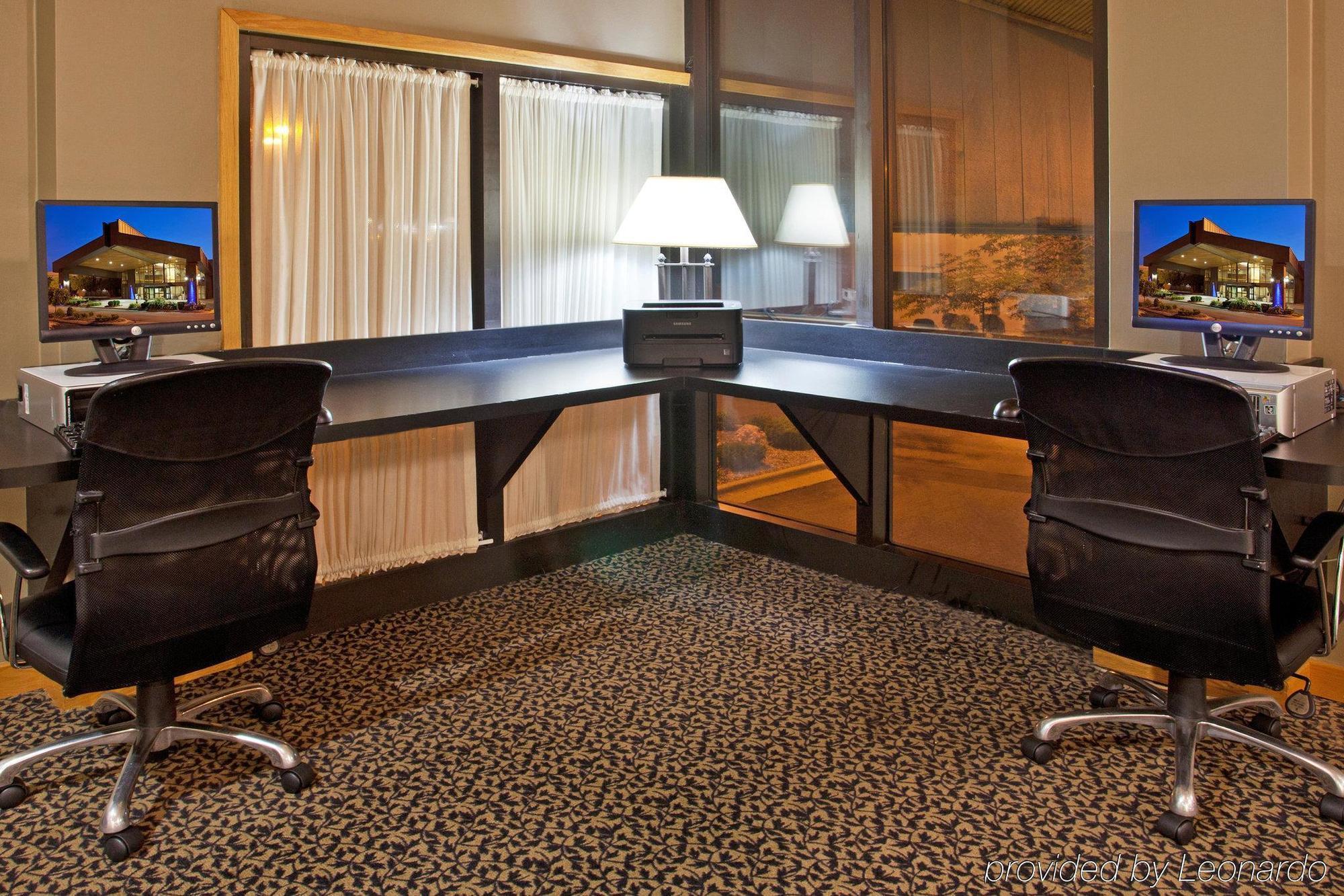 Holiday Inn Express Detroit-Warren/General Motors Technology Center By Ihg Ανέσεις φωτογραφία