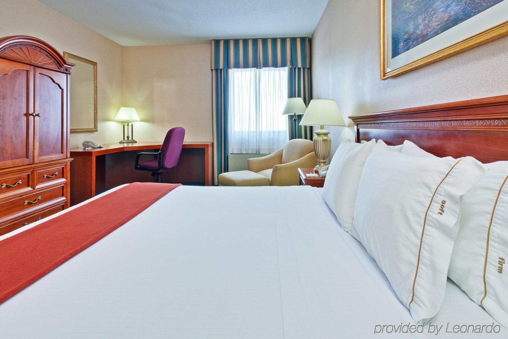 Holiday Inn Express Detroit-Warren/General Motors Technology Center By Ihg Δωμάτιο φωτογραφία
