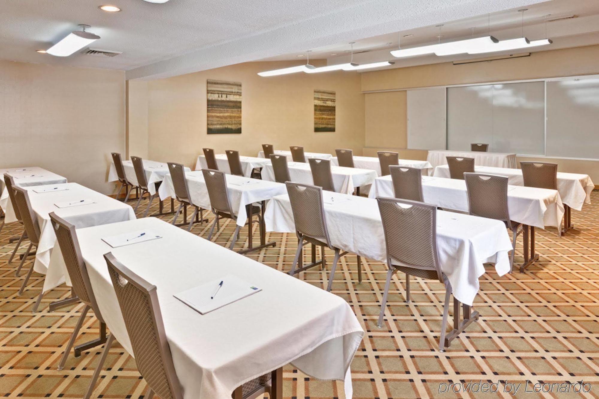 Holiday Inn Express Detroit-Warren/General Motors Technology Center By Ihg Εξωτερικό φωτογραφία