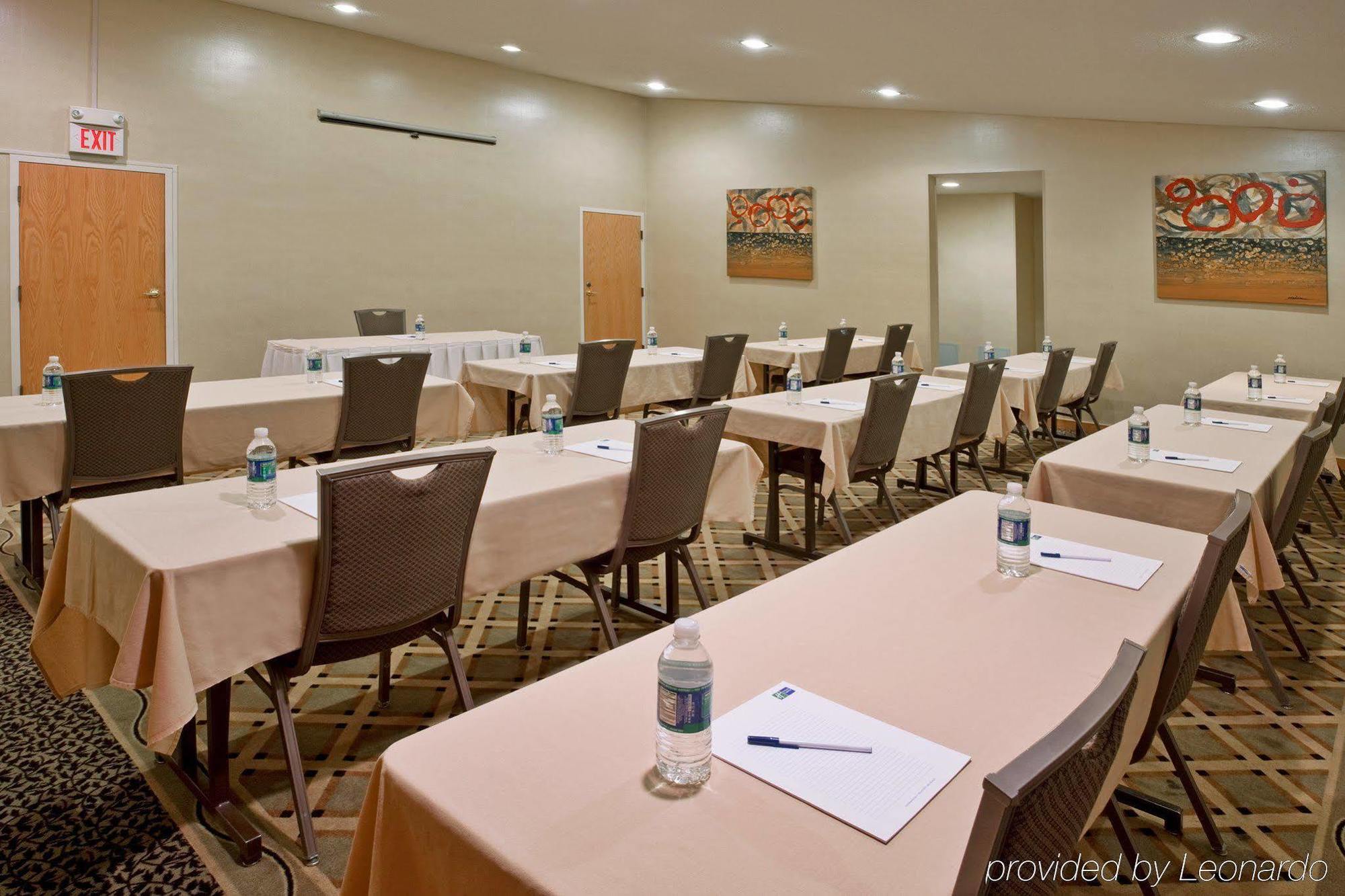 Holiday Inn Express Detroit-Warren/General Motors Technology Center By Ihg Εξωτερικό φωτογραφία